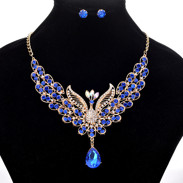 Gift of Elegance: Water Drop Pendant Necklace Set